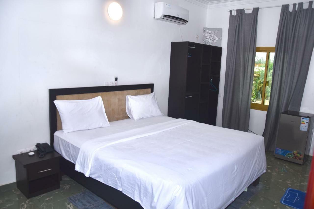 Hotel La Couronne Rw Yaoundé Kültér fotó