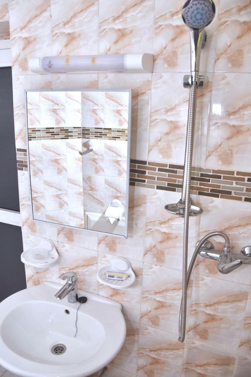 Hotel La Couronne Rw Yaoundé Kültér fotó