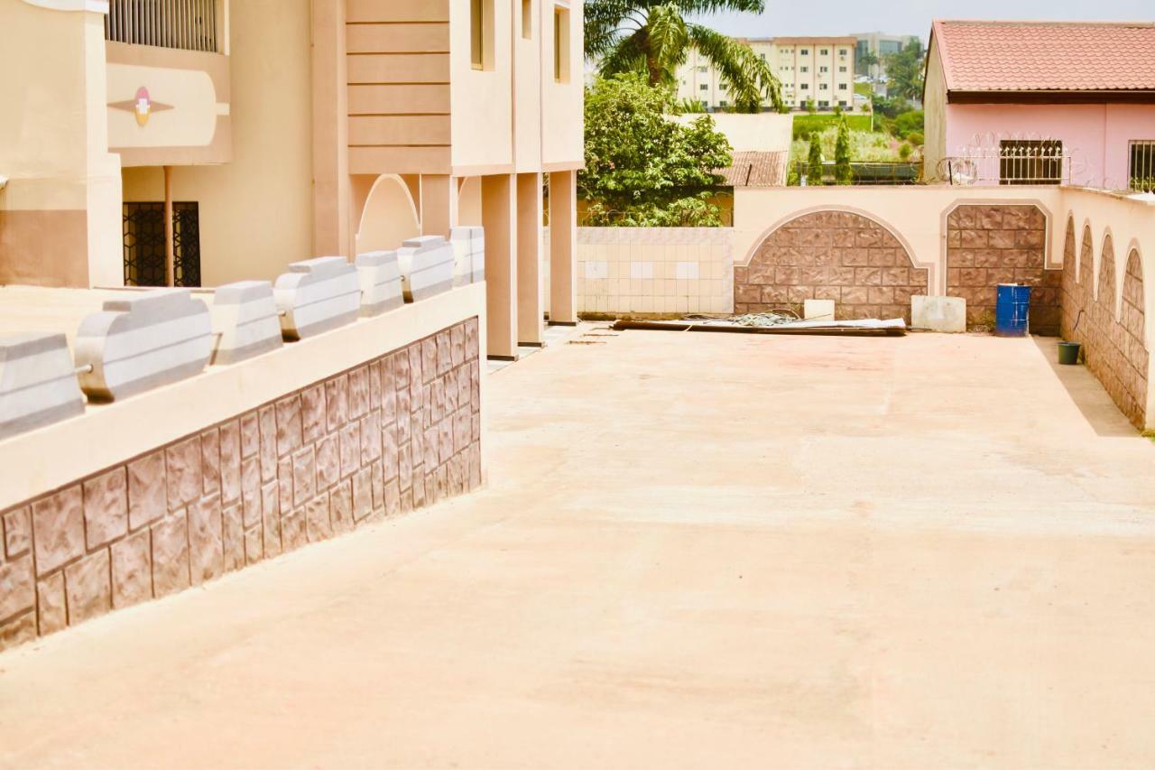Hotel La Couronne Rw Yaoundé Kültér fotó